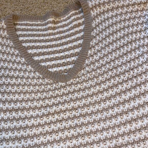 Amazon White and Tan V-Neck Striped Sweater - Picture 3 of 4